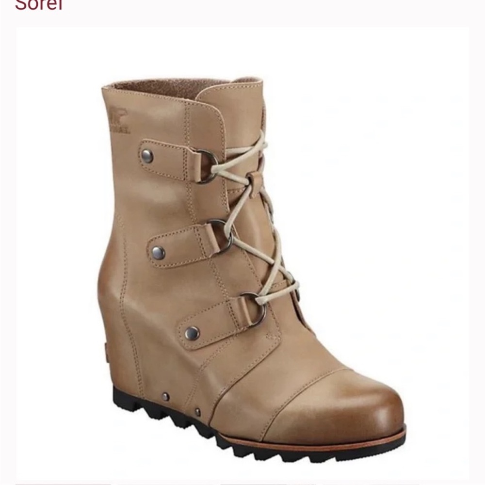Sorel Joan or arctic wedge Il boots